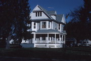 806 W GALE AVE, a Queen Anne house, built in Galesville, Wisconsin in 1913.