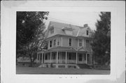 806 W GALE AVE, a Queen Anne house, built in Galesville, Wisconsin in 1913.