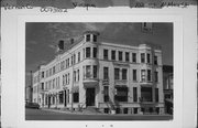102 N MAIN ST, a Queen Anne lodging-hotel, built in Viroqua, Wisconsin in 1899.