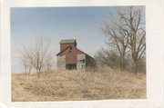 N SIDE OF A RD PARALLEL TO US HIGHWAY 151 0.2 MI SW OF QUARRY, a Astylistic Utilitarian Building barn, built in Bristol, Wisconsin in .