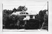 1820 W LAWN AVE, a Prairie School house, built in Madison, Wisconsin in 1915.