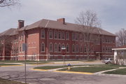 900 WISCONSIN ST, a Prairie School school – elem/middle/jr high/high, built in Lake Geneva, Wisconsin in 1904.