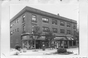 639 STATE ST, a Commercial Vernacular retail building, built in Madison, Wisconsin in 1923.