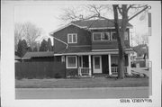 421 Warren St, a Gabled Ell house, built in Lake Geneva, Wisconsin in 1906.