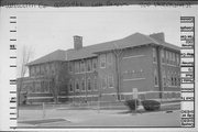 900 WISCONSIN ST, a Prairie School school – elem/middle/jr high/high, built in Lake Geneva, Wisconsin in 1904.