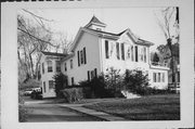 463 WRIGLEY DR, a Gabled Ell lodging-inn, built in Lake Geneva, Wisconsin in 1860.