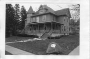 7457 Terrace Ave, a Queen Anne house, built in Middleton, Wisconsin in 1908.