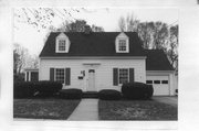 7028 Elmwood Ave, a Colonial Revival/Georgian Revival house, built in Middleton, Wisconsin in 1938.