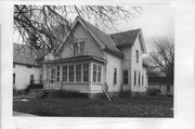 1907 BRISTOL ST, a Queen Anne house, built in Middleton, Wisconsin in 1906.