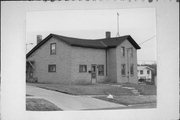 1722 MONROE ST, a Gabled Ell house, built in West Bend, Wisconsin in 1860.