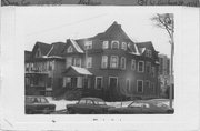 134 W GORHAM ST, a Queen Anne house, built in Madison, Wisconsin in 1897.
