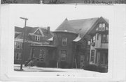 137 E GORHAM ST, a Queen Anne house, built in Madison, Wisconsin in 1893.