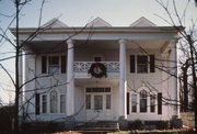 N 88 W 15634 PARK BLVD, a Colonial Revival/Georgian Revival house, built in Menomonee Falls, Wisconsin in 1903.