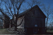 N72 W13449 GOOD HOPE RD, a Astylistic Utilitarian Building barn, built in Menomonee Falls, Wisconsin in 1889.