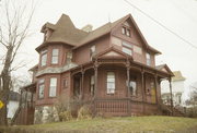 517 MADISON ST, a Queen Anne house, built in Waukesha, Wisconsin in 1885.