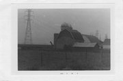 E SIDE OF SEMINOLE HWY, .6 M S OF COUNTY HIGHWAY PD, a Astylistic Utilitarian Building barn, built in Fitchburg, Wisconsin in .