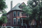 414-416 MCCALL ST, a Queen Anne house, built in Waukesha, Wisconsin in 1890.