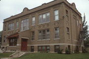 621 W COLLEGE AVE, a Twentieth Century Commercial elementary, middle, jr.high, or high, built in Waukesha, Wisconsin in 1914.