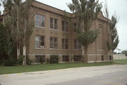 621 W COLLEGE AVE, a Twentieth Century Commercial elementary, middle, jr.high, or high, built in Waukesha, Wisconsin in 1914.