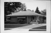100 OAKLAND AVE, a Contemporary house, built in Mukwonago (village), Wisconsin in 1960.