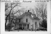 317 N ROCHESTER ST, a American Foursquare house, built in Mukwonago (village), Wisconsin in 1901.