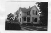 126 W LINCOLN ST, a Queen Anne house, built in Oregon, Wisconsin in 1890.