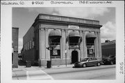 138 E WISCONSIN AVE, a Neoclassical/Beaux Arts bank/financial institution, built in Oconomowoc, Wisconsin in 1925.