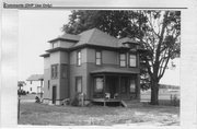600 JEFFERSON ST 600 JEFFERSON ST, a Queen Anne house, built in Oregon, Wisconsin in 1910.