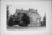 SE CNR OF MAIN AND PARK STS SE CNR OF MAIN AND PARK STS, a Queen Anne house of worship, built in Wales, Wisconsin in 1912.