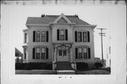 726 N EAST AVE, a Italianate house, built in Waukesha, Wisconsin in 1871.