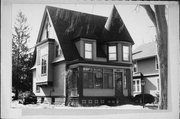 415 MCCALL ST, a Queen Anne house, built in Waukesha, Wisconsin in 1898.