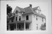 421 N WEST AVE, a Colonial Revival/Georgian Revival house, built in Waukesha, Wisconsin in 1902.