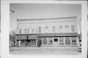 519 W NORTH WATER ST, a Commercial Vernacular large retail building, built in New London, Wisconsin in 1874.