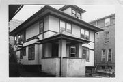 609 Howard Pl, a Prairie School house, built in Madison, Wisconsin in 1914.