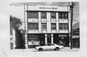 821-823 E JOHNSON ST, a Commercial Vernacular apartment/condominium, built in Madison, Wisconsin in 1915.