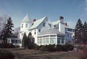 824 E FOREST AVE, a Queen Anne house, built in Neenah, Wisconsin in 1890.