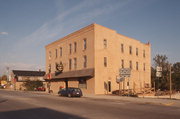 207 W MAIN ST, a Commercial Vernacular lodging-hotel, built in Omro, Wisconsin in 1874.