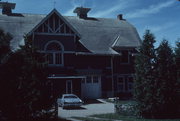 1018 W SOUTH PARK AVE, a English Revival Styles barn, built in Oshkosh, Wisconsin in 1925.