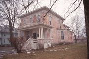809 CEAPE AVE, a Italianate house, built in Oshkosh, Wisconsin in 1869.