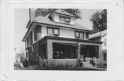 812 JENIFER ST, a American Foursquare house, built in Madison, Wisconsin in 1909.