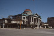 106 WASHINGTON AVE, a Neoclassical/Beaux Arts library, built in Oshkosh, Wisconsin in 1900.
