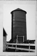 7126 STATE HIGHWAY 21 7126 STATE HIGHWAY 21, a Astylistic Utilitarian Building silo, built in Omro, Wisconsin in .