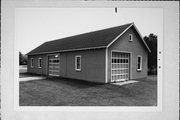 SHERMAN RD, a Astylistic Utilitarian Building garage, built in Oshkosh, Wisconsin in 1938.