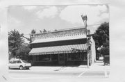 901 E JOHNSON ST, a Commercial Vernacular small retail building, built in Madison, Wisconsin in 1931.