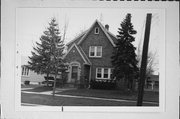 226 BROAD ST, a Front Gabled house, built in Menasha, Wisconsin in 1930.