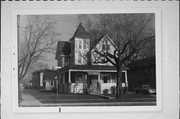 400 BROAD ST, a Queen Anne house, built in Menasha, Wisconsin in 1891.