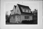378 ELM ST, a Side Gabled house, built in Menasha, Wisconsin in 1921.