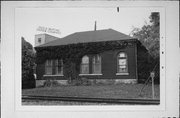 100 RIVER ST, a Colonial Revival/Georgian Revival small office building, built in Menasha, Wisconsin in .