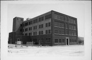 400 N COMMERCIAL ST (WAS 331), a Astylistic Utilitarian Building warehouse, built in Neenah, Wisconsin in 1918.