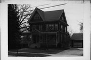 711 E FOREST AVE, a Queen Anne house, built in Neenah, Wisconsin in 1893.